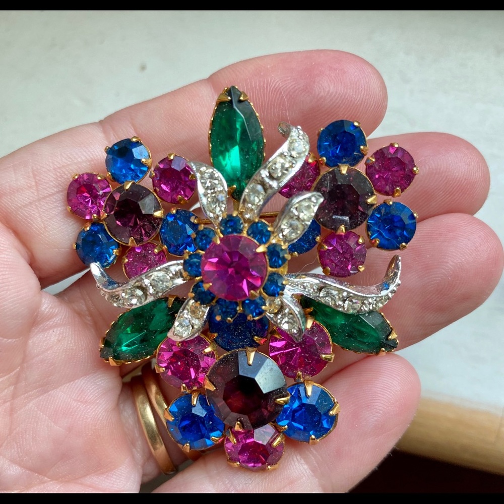 Beautiful Brooch - image 3